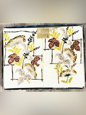 NOS Cannon Luxury Towels By Terry Towne Of New York Multicolor Floral Design